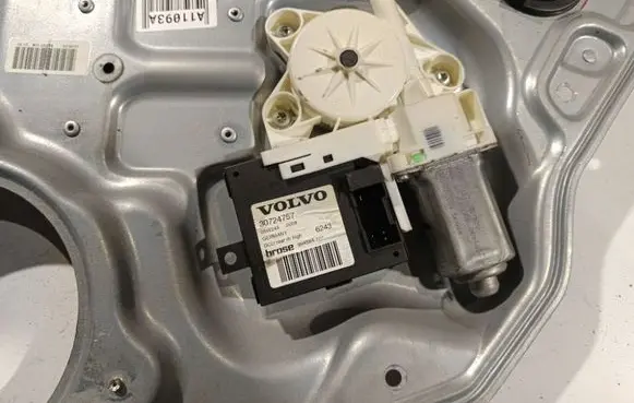Volvo V50 Rear door window regulator motor 30724757