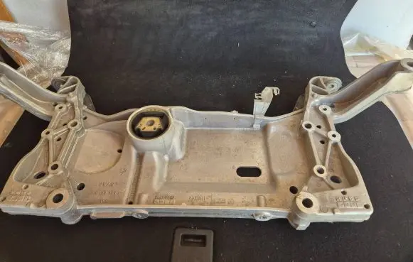 Volkswagen Golf VI Front subframe 1K0199369F 1K0199295E 1K0199296