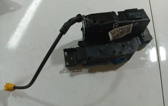 Peugeot 207 Rear door lock 24099158