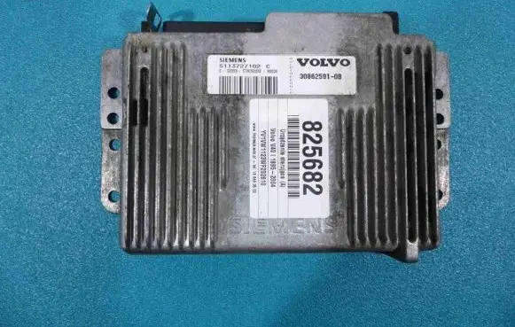 Volvo S40, V40 Engine control unit/module ECU S113727102C IMPRK825682