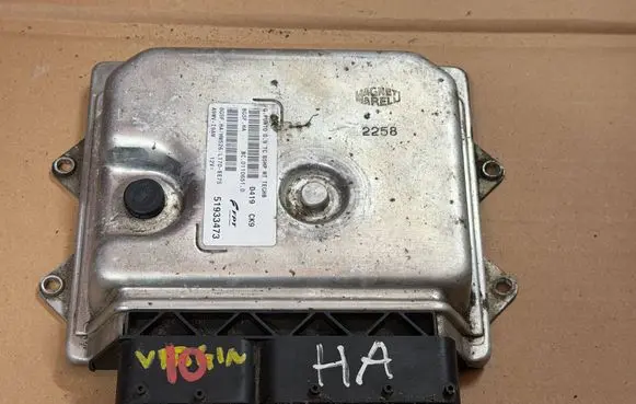 Fiat Punto (199) Engine control unit/module ECU 51933473 8GSF.HA