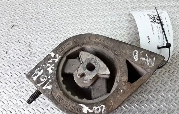 Mercedes-Benz A W168 Engine mount bracket A1682400618