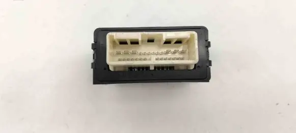 Toyota Auris E180 Other devices 8594002060