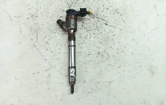 Fuel injector