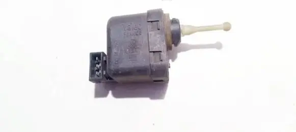 Headlight level adjustment motor