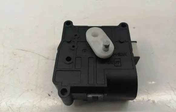 Toyota Corolla Verso AR10 Air flap motor/actuator 1138002051