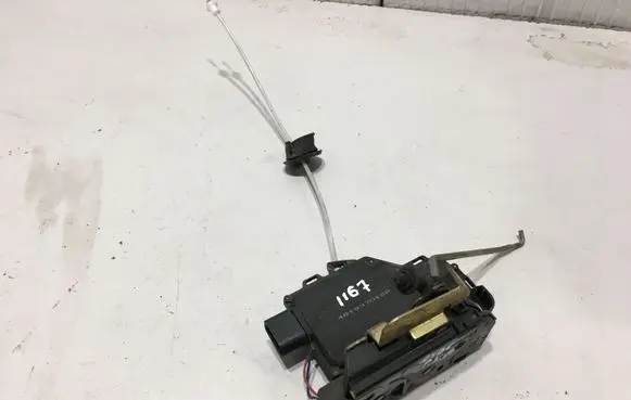 Audi A4 S4 B6 8E 8H Front door lock 4B1837015B