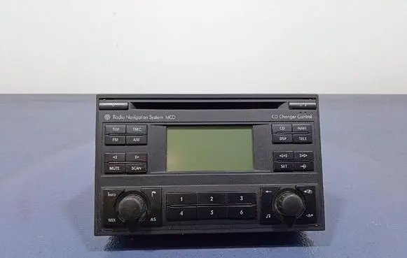 Volkswagen PASSAT B5.5 Radio/CD/DVD/GPS head unit 1J0035191A