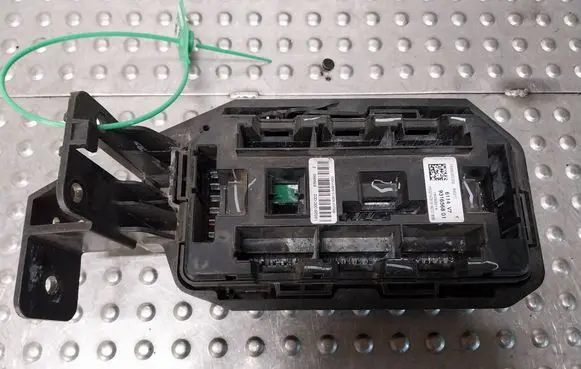 BMW X5 F15 Fuse box set S26383389 9316568