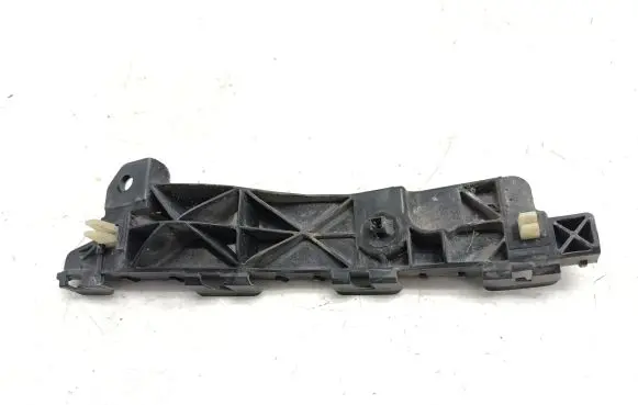 Front bumper mounting bracket