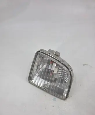 Toyota RAV 4 (XA20) Front indicator light E46526