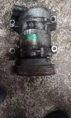 Renault Clio II Air conditioning (A/C) compressor (pump) 7700273801 109SZZ0644