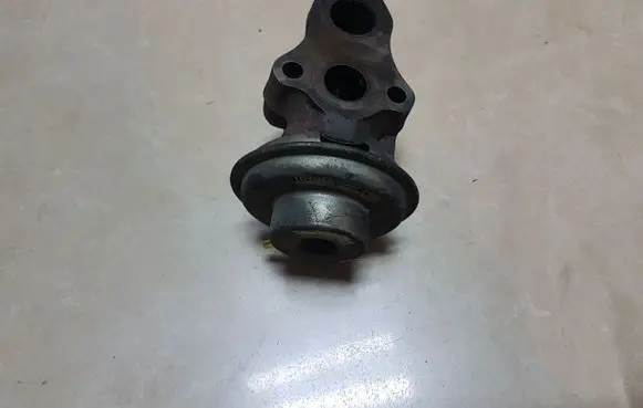Toyota Avensis T220 EGR valve 2580027010