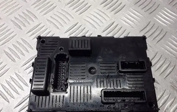 Nissan Note (E11) Fuse box set 284B2EM01D