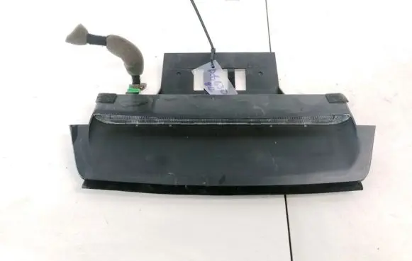 Volvo S80 Third/center stoplight 8641732