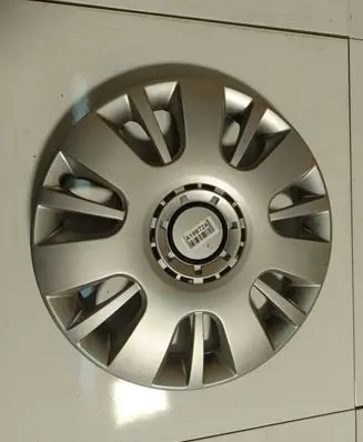 R15 wheel hub/cap/trim