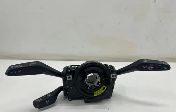 Wiper turn signal indicator stalk/switch