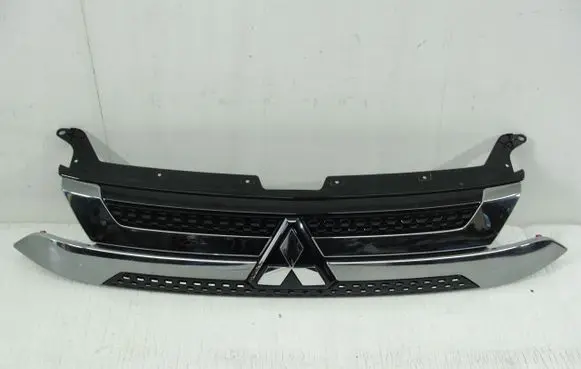 Mitsubishi Outlander Front bumper upper radiator grill 7450B304