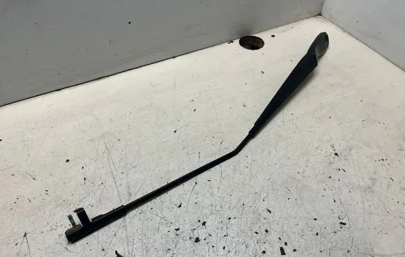 Volvo V50 Front wiper blade arm 30698250