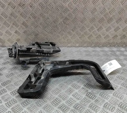 Peugeot 5008 Rear bumper mounting bracket 9686247680