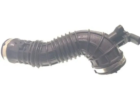 Volkswagen Transporter - Caravelle T6 Turbo air intake inlet pipe/hose 7E0129627H 0261230235