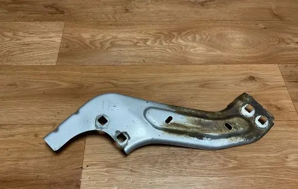 Peugeot Partner Headlight/headlamp mounting bracket