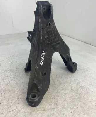 Audi A4 S4 B7 8E 8H Engine mounting bracket 8E0199308AF