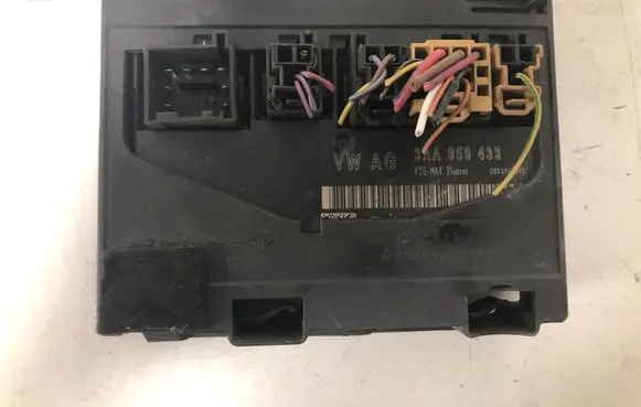 Volkswagen PASSAT B7 Comfort/convenience module 3AA595433
