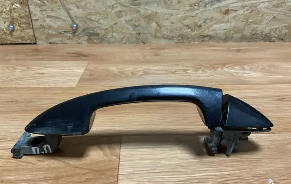 Volkswagen PASSAT B6 Front door exterior handle 3C0837210