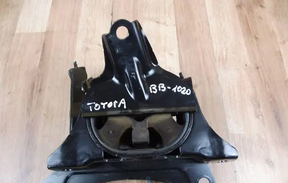 Engine mount bracket