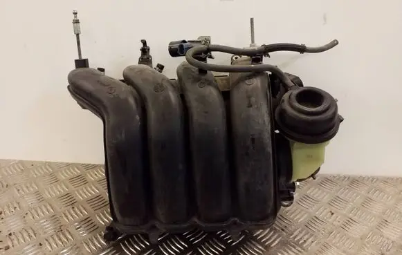 Toyota RAV 4 (XA40) Intake manifold