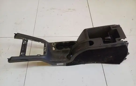 Skoda Octavia Mk2 (1Z) Center console 320010111363501