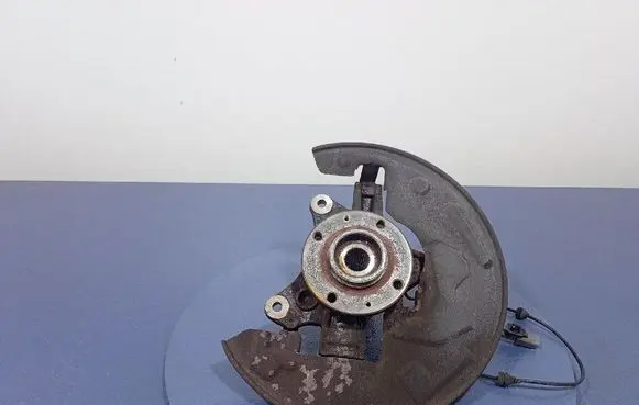 Citroen DS5 Front wheel hub spindle knuckle