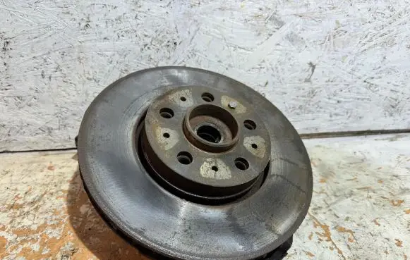 Volvo S60 Front wheel hub 9461943