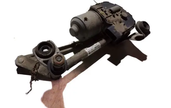 Seat Altea XL Front wiper linkage and motor 5P0955024D 5P0955120B
