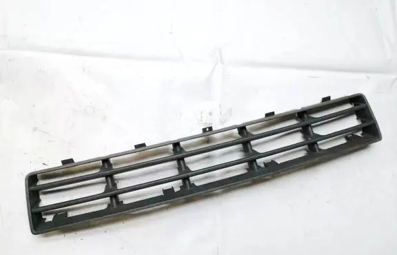 Volkswagen Golf IV Front bumper lower grill 1j0853677d