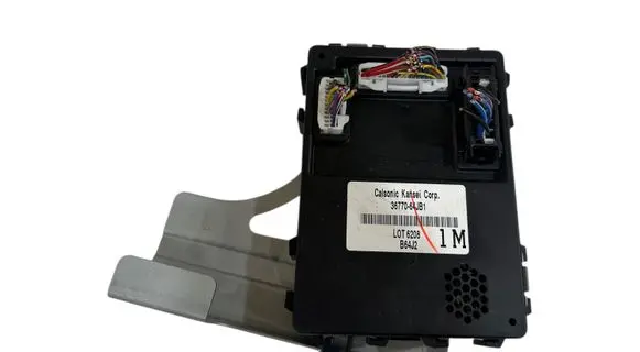 Suzuki Grand Vitara II Comfort/convenience module 3677064JB1