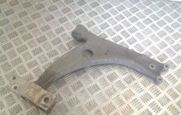 Volkswagen PASSAT B6 Front lower control arm/wishbone 3C0407153