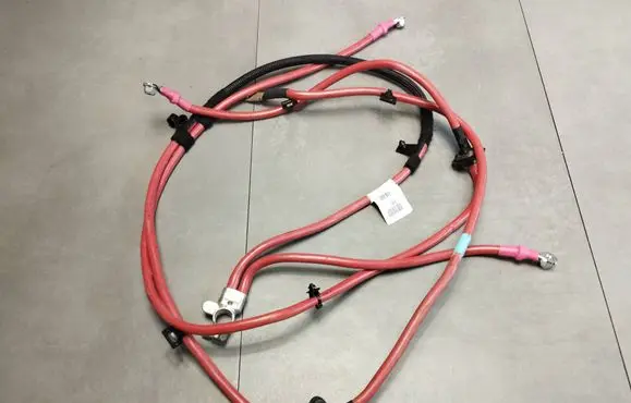 Mercedes-Benz GLE (W166 - C292) Positive cable (battery) A1664404337