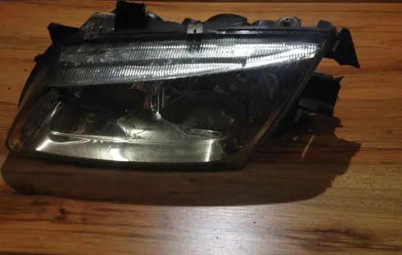 Nissan Almera N16 Headlight/headlamp 26060bn011