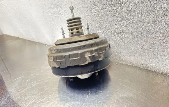 Opel Astra J Brake booster 13338057 360573521 03785926354