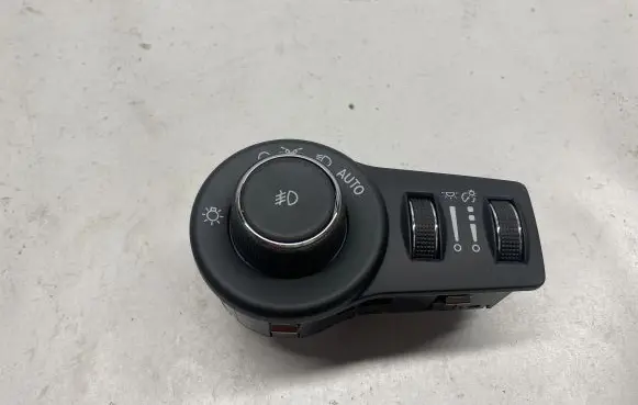 Chrysler Pacifica Light switch 68154356