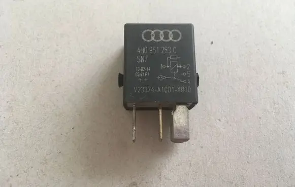 Skoda Octavia Mk1 (1U) Other relay 4H0951253A 646