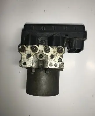 Toyota Hilux (AN10, AN20, AN30) ABS Pump 4454071260 8954171250 1330002710