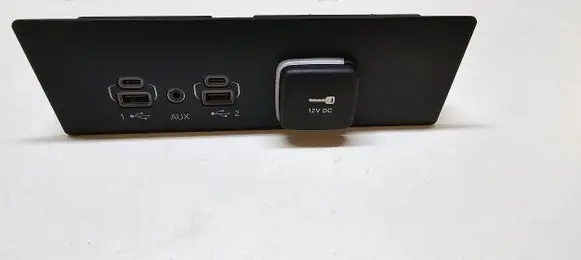 Jeep Grand Cherokee WL USB socket connector 68377882AD X99227100XX