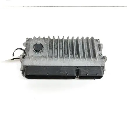 Toyota RAV 4 (XA40) Engine control unit/module 8966142K80 2756008041