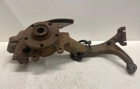 Volkswagen PASSAT B5 Front wheel hub 8B0407257