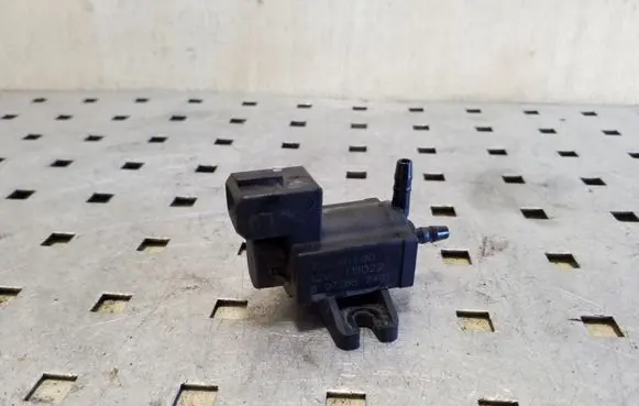 Opel Zafira B Vacuum valve 70246100 8972882491