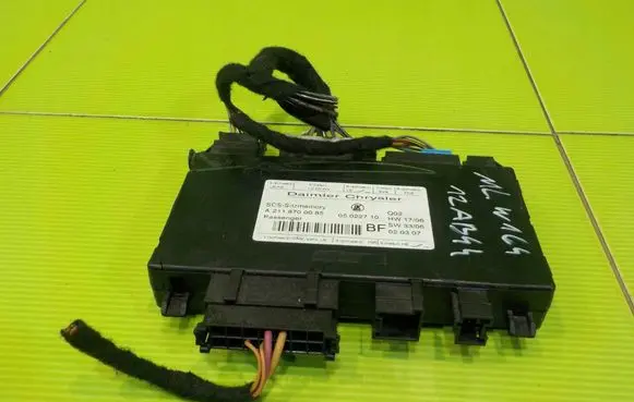Mercedes-Benz ML W164 Central body control module A2118700085 12AB44