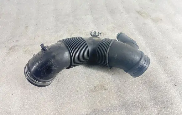 Volkswagen Golf V Air intake hose/pipe 3C0129654